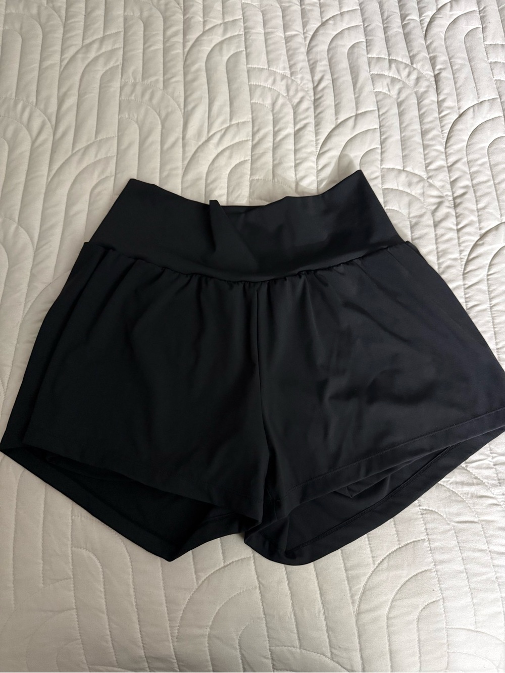 NWOT black Halara active short